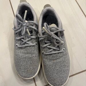 allbirds W9 Heather Gray Wool Runners Sneakers